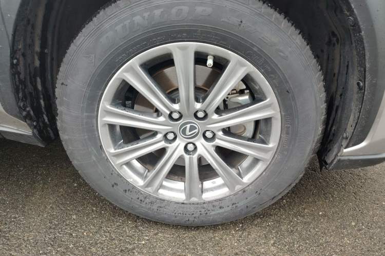 Used Lexus NX 2020 200 Front-Wheel Drive Freeline Edition China VI Standard Right Front Wheel Hub