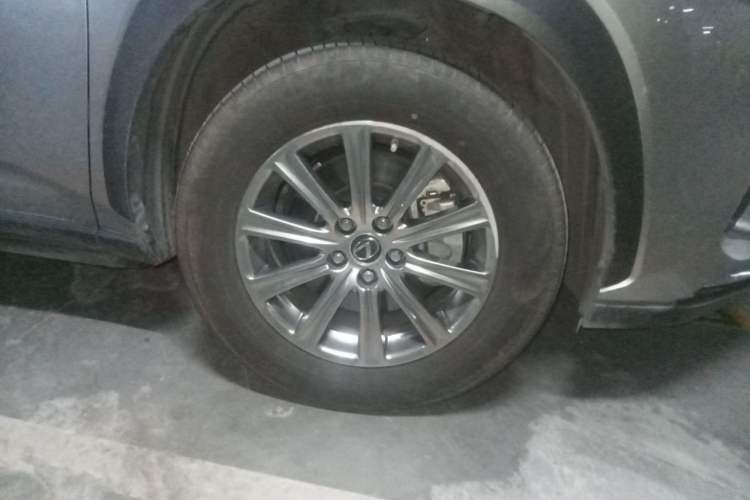 Used Lexus NX 2020 300h Front-Drive FENGSHANG Version China VI Standard Right Front Wheel Hub