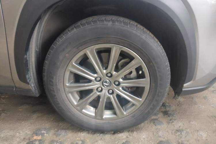 Used Lexus NX 2020 200 Front-Wheel Drive Freeline Edition China VI Standard Right Front Wheel Hub