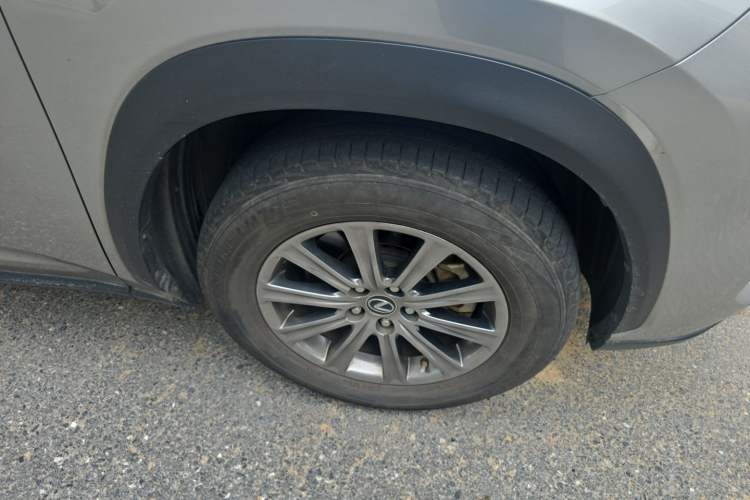 Used Lexus NX 2020 200 Front-Wheel Drive Freeline Edition China VI Standard Right Front Wheel Hub