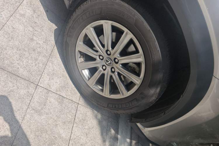 Used Lexus NX 2020 200 Front-Wheel Drive Freeline Edition China V Standard Right Front Wheel Hub