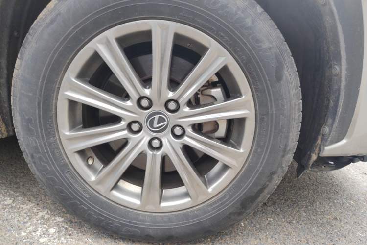 Used Lexus NX 2020 200 Front-Wheel Drive Freeline Edition China VI Standard Right Front Wheel Hub