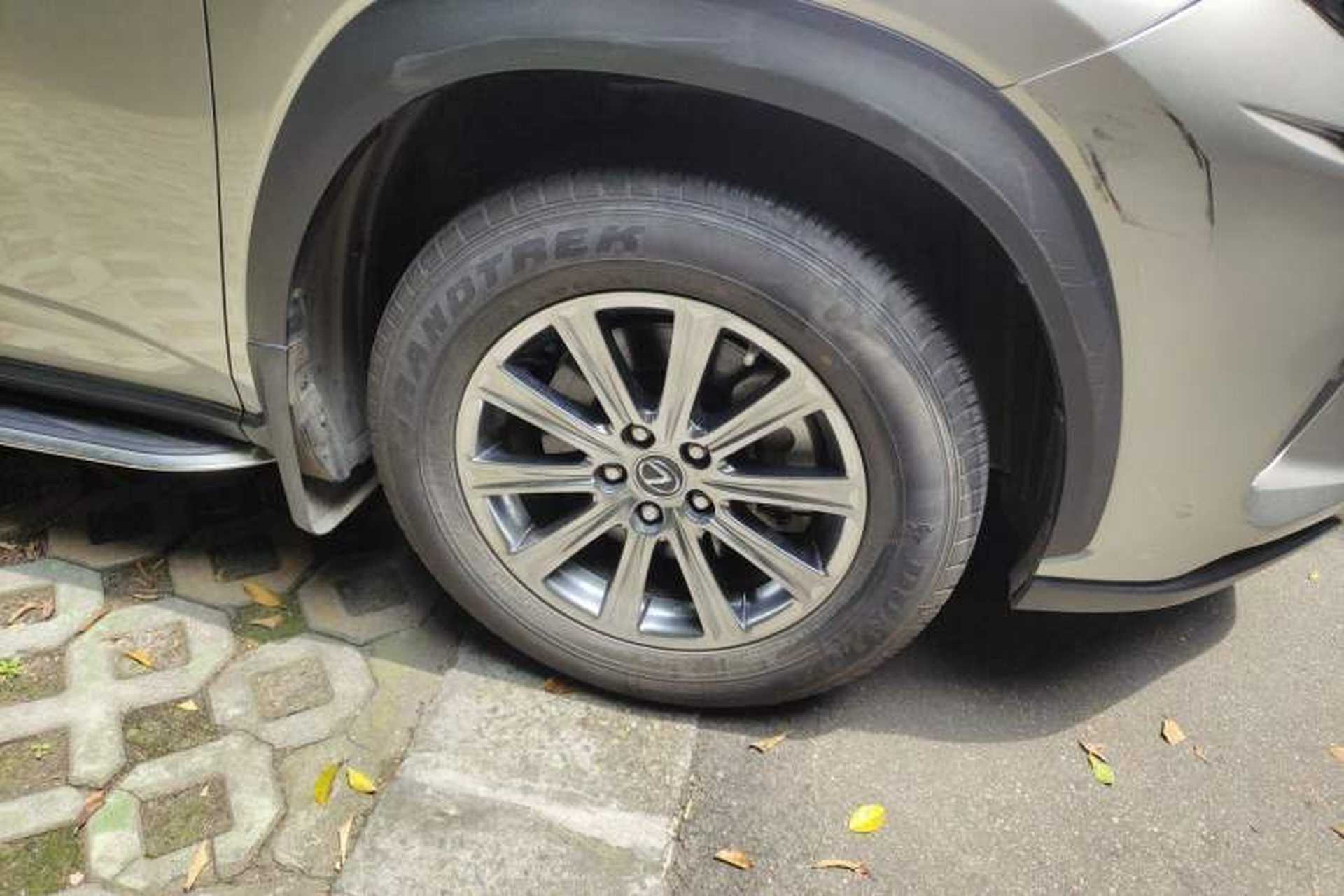 Used Lexus NX 2020 300h Front-Drive FENGSHANG Version China VI Standard Right Front Wheel Hub