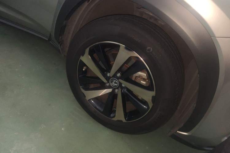 Used Lexus NX 2020 300h Front-Wheel Drive Smart Hybrid Special Limited Edition Right Front Wheel Hub