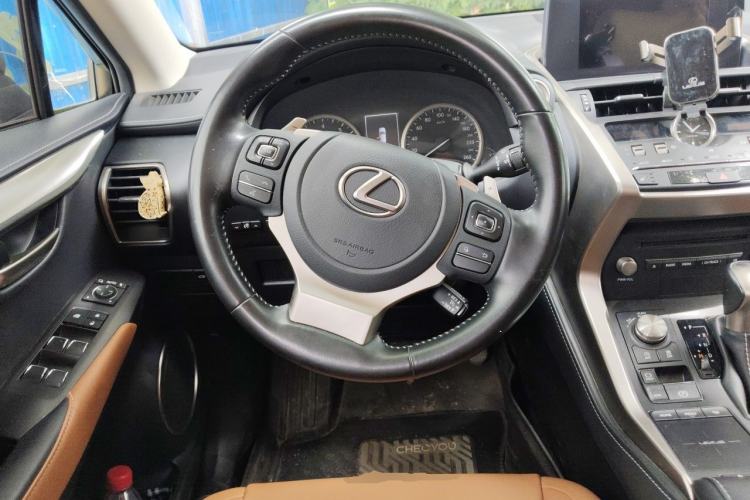 Used Lexus NX 2020 200 Front-Wheel Drive Vmotion Edition China VI Standard Steering Wheel
