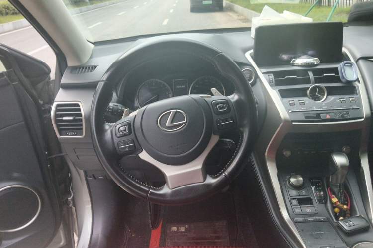 Used Lexus NX 2020 200 Front-Wheel Drive Freeline Edition China VI Standard Steering Wheel
