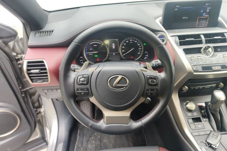 Used Lexus NX 2020 300h Front-Drive Fēngyuè Version China VI Standard Steering Wheel