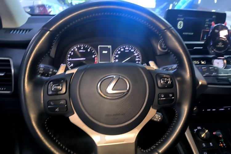 Used Lexus NX 2020 200 Front-Wheel Drive Freeline Edition China VI Standard Steering Wheel