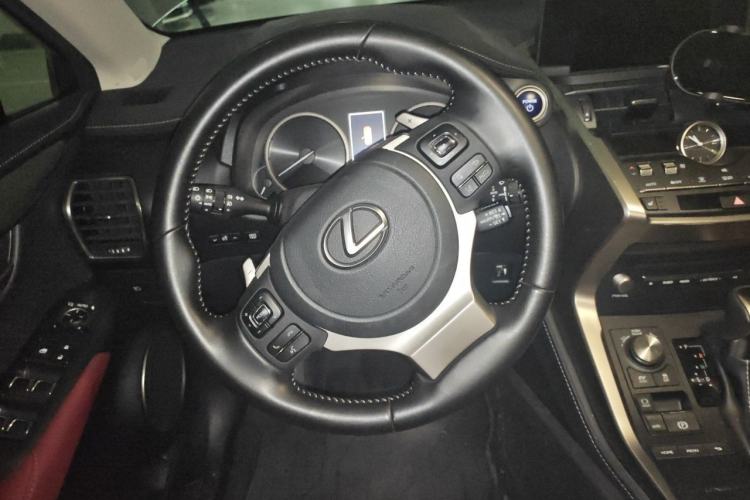 Used Lexus NX 2020 300h Front-Drive FENGSHANG Version China VI Standard Steering Wheel