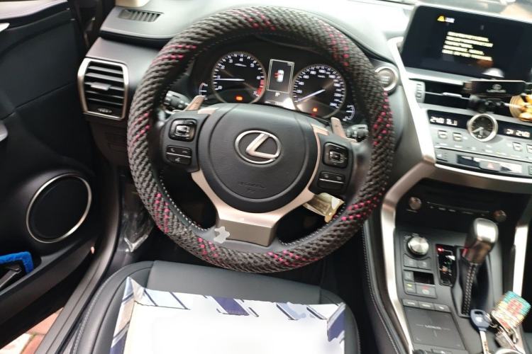 Used Lexus NX 2020 200 Front-Wheel Drive Vmotion Edition China VI Standard Steering Wheel