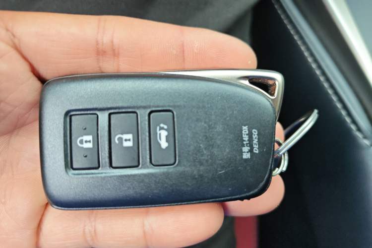 Used Lexus NX 2020 300h Front-Drive FENGSHANG Version China VI Standard Vehicle Key