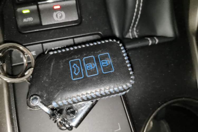 Used Lexus NX 2020 300h Front-Drive FENGSHANG Version China VI Standard Vehicle Key