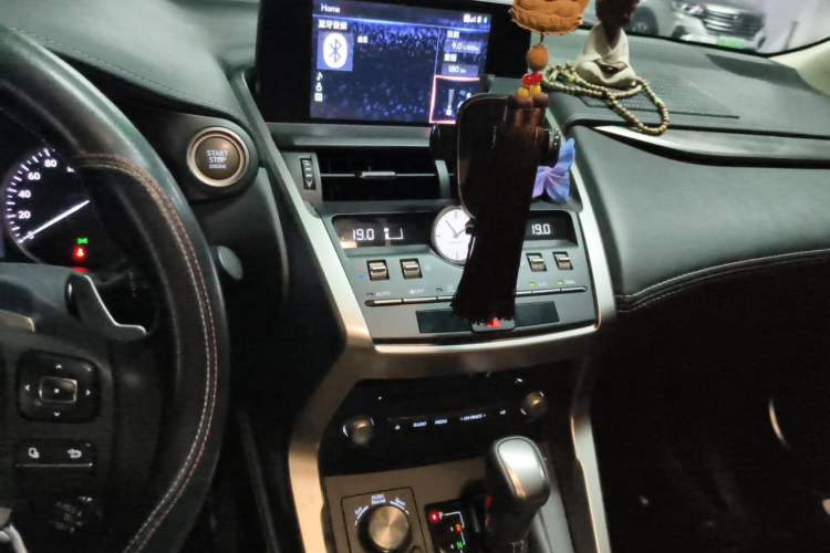 Used Lexus NX 2020 200 Front-Wheel Drive Freeline Edition China VI Standard Audio And AC Panel