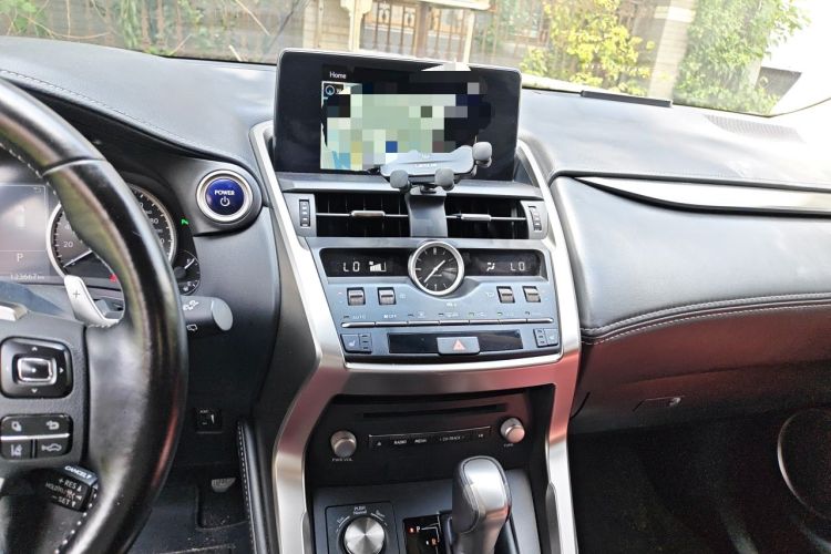 Used Lexus NX 2020 300h Front-Drive FENGSHANG Version China VI Standard Audio And AC Panel