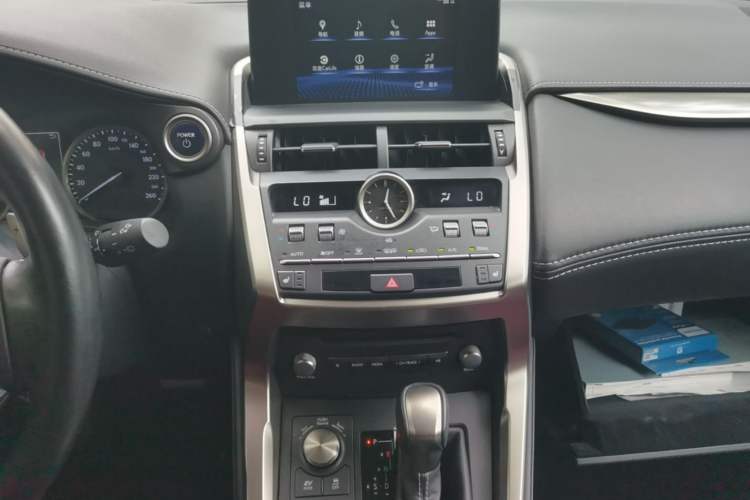 Used Lexus NX 2020 300h Front-Drive FENGSHANG Version China VI Standard Audio And AC Panel