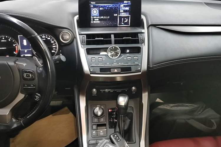 Used Lexus NX 2020 200 Front-Wheel Drive Vmotion Edition China VI Standard Audio And AC Panel