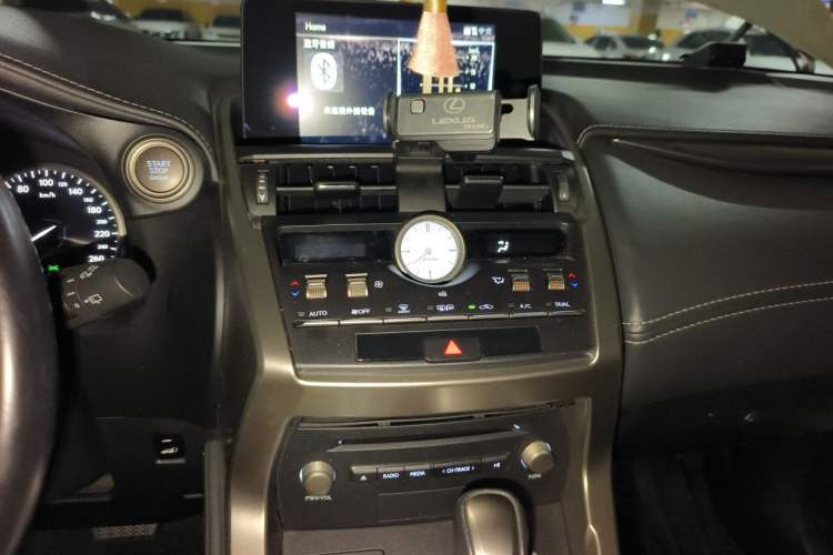 Used Lexus NX 2020 200 Front-Wheel Drive Freeline Edition China VI Standard Audio And AC Panel
