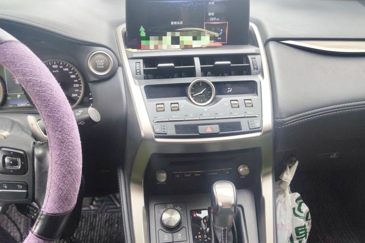 Used Lexus NX 2020 200 Front-Wheel Drive Vmotion Edition China VI Standard Audio And AC Panel
