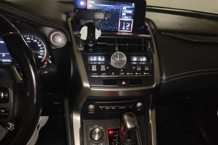 Used Lexus NX 2020 200 Front-Wheel Drive Freeline Edition China VI Standard Audio And AC Panel