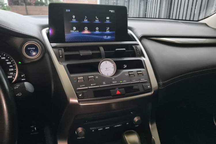 Used Lexus NX 2020 300h Front-Drive FENGSHANG Version China VI Standard Audio And AC Panel