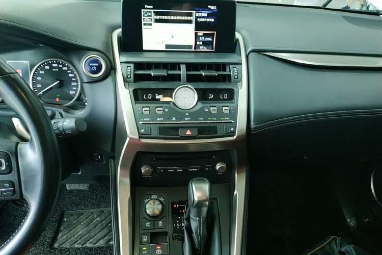 Used Lexus NX 2020 300h Front-Drive FENGSHANG Version China VI Standard Audio And AC Panel