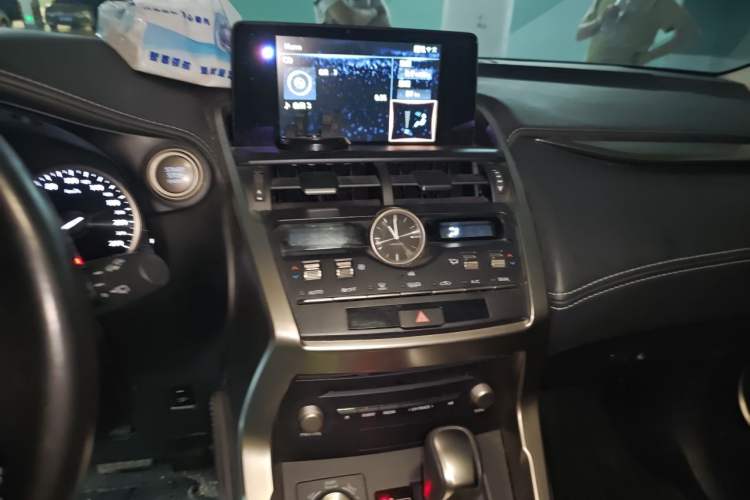 Used Lexus NX 2020 200 Front-Wheel Drive Vmotion Edition China VI Standard Audio And AC Panel