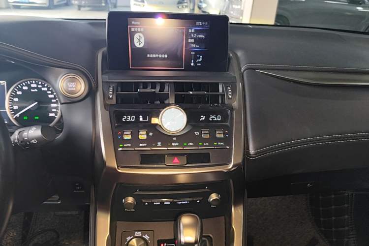 Used Lexus NX 2020 200 Front-Wheel Drive Freeline Edition China VI Standard Audio And AC Panel