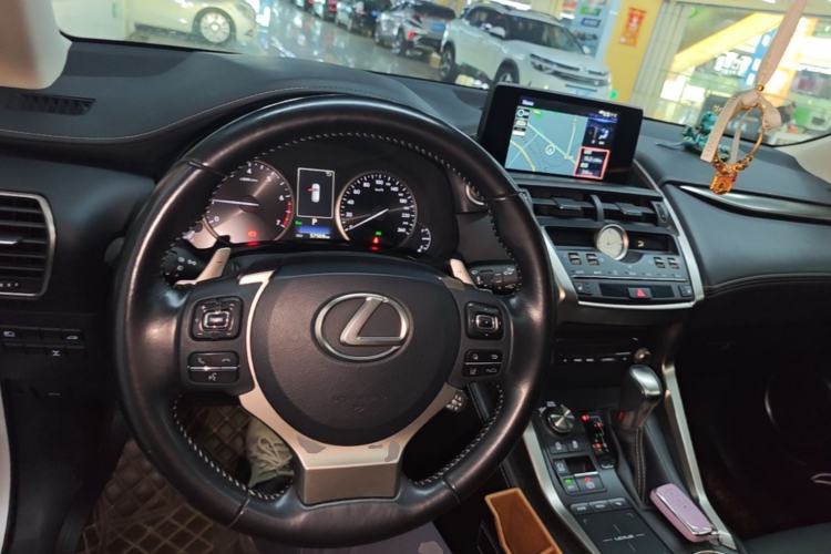 Used Lexus NX 2020 200 All-Wheel Drive Fēngshàng Version China VI Standard Center Console