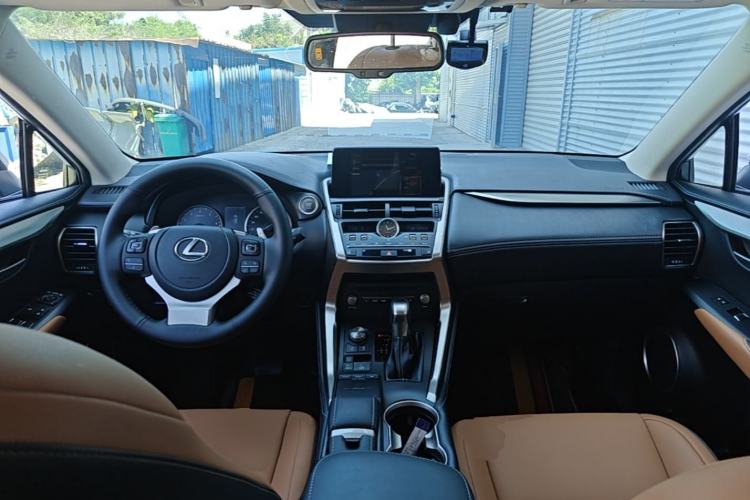 Used Lexus NX 2020 200 All-Wheel Drive Fēngshàng Version China VI Standard Center Console
