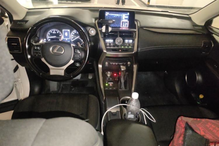 Used Lexus NX 2020 200 Front-Wheel Drive Freeline Edition China VI Standard Center Console