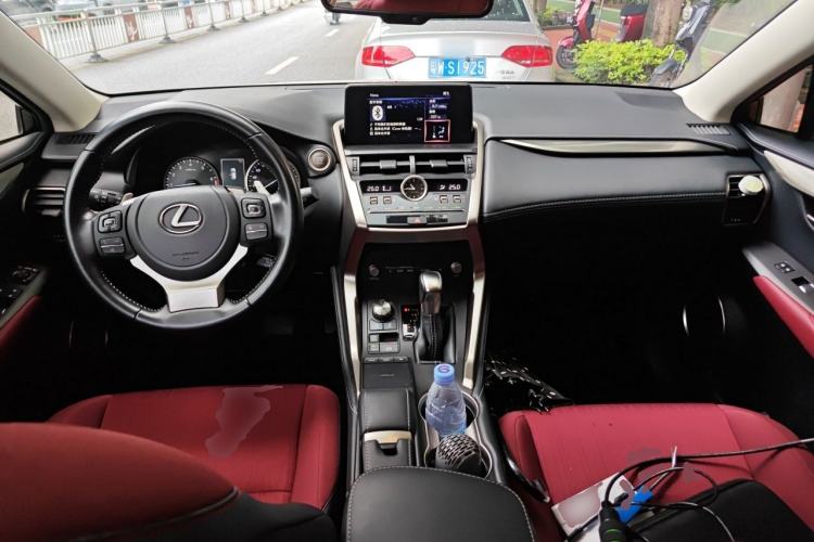 Used Lexus NX 2020 200 Front-Wheel Drive Freeline Edition China VI Standard Center Console