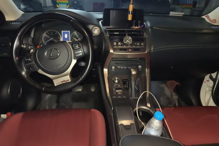 Used Lexus NX 2020 200 Front-Wheel Drive Freeline Edition China VI Standard Center Console