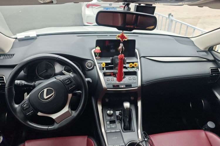 Used Lexus NX 2020 200 Front-Wheel Drive Freeline Edition China VI Standard Center Console