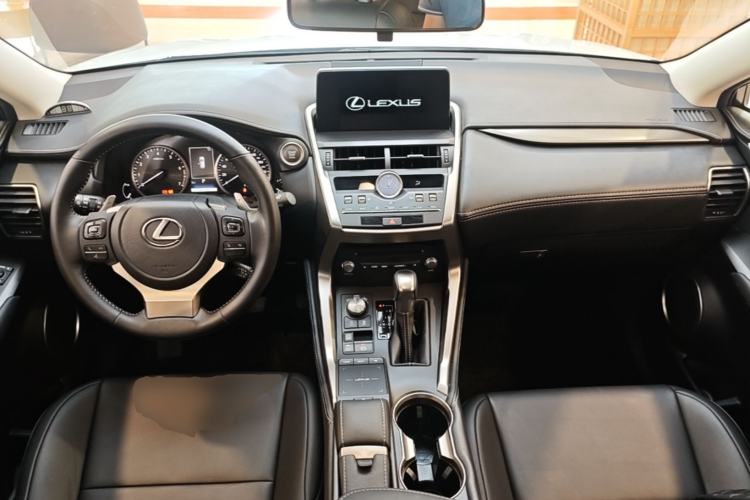Used Lexus NX 2020 200 Front-Wheel Drive Freeline Edition China VI Standard Center Console