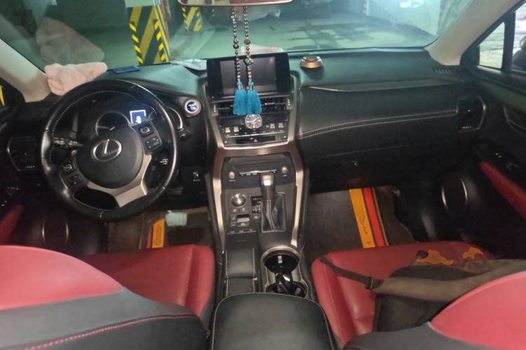Used Lexus NX 2020 300h Front-Drive FENGSHANG Version China VI Standard Center Console