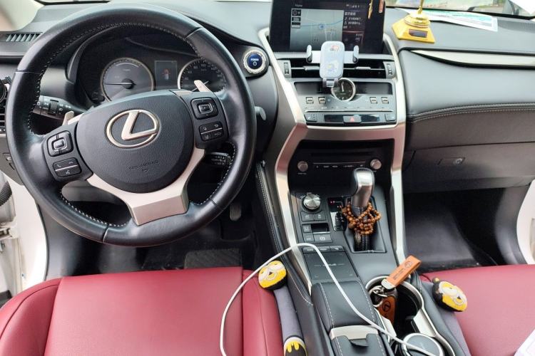 Used Lexus NX 2020 300h Front-Drive FENGSHANG Version China V Standard Center Console