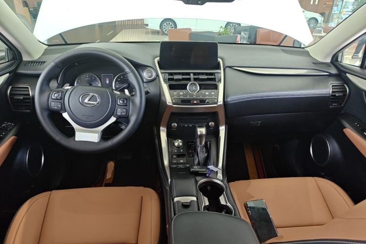 Used Lexus NX 2020 200 All-Wheel Drive Fēngshàng Version China VI Standard Center Console