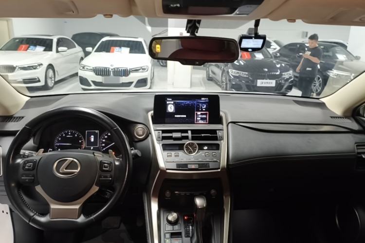 Used Lexus NX 2020 200 Front-Wheel Drive Freeline Edition China VI Standard Center Console