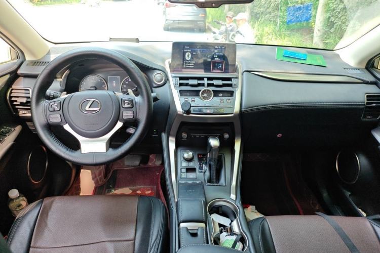 Used Lexus NX 2020 200 Front-Wheel Drive Freeline Edition China VI Standard Center Console