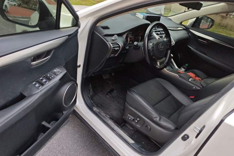 Used Lexus NX 2020 200 Front-Wheel Drive Vmotion Edition China VI Standard Driver Seat