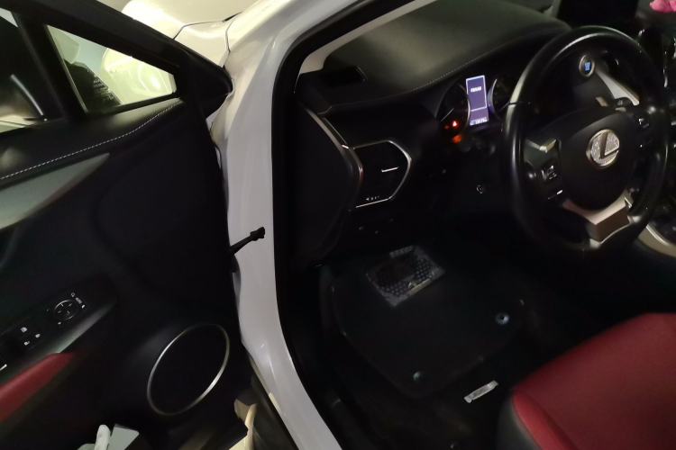 Used Lexus NX 2020 200 All-Wheel Drive Fēngshàng Version China VI Standard Driver Seat