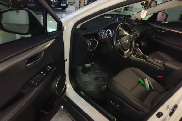 Used Lexus NX 2020 200 Front-Wheel Drive Vmotion Edition China VI Standard Driver Seat