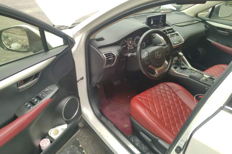 Used Lexus NX 2020 200 Front-Wheel Drive Freeline Edition China VI Standard Driver Seat