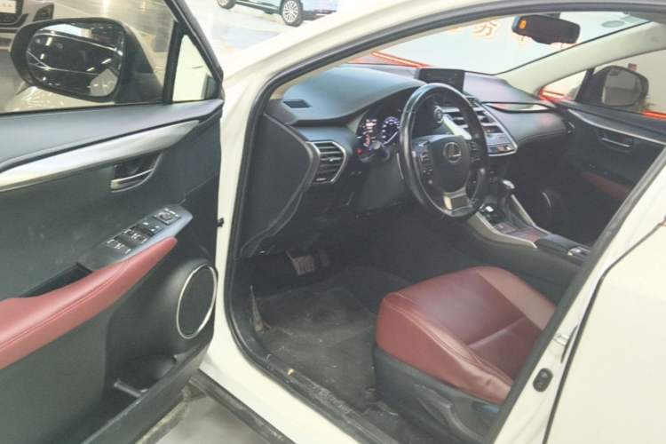 Used Lexus NX 2020 200 Front-Wheel Drive Freeline Edition China VI Standard Driver Seat