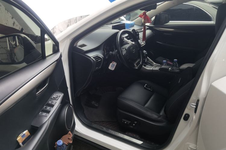 Used Lexus NX 2020 200 Front-Wheel Drive Vmotion Edition China VI Standard Driver Seat