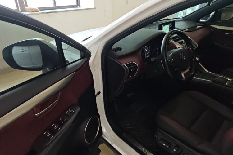 Used Lexus NX 2020 300h Front-Drive Fēngyuè Version China VI Standard Driver Seat