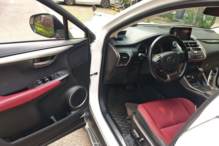 Used Lexus NX 2020 200 Front-Wheel Drive Freeline Edition China VI Standard Driver Seat