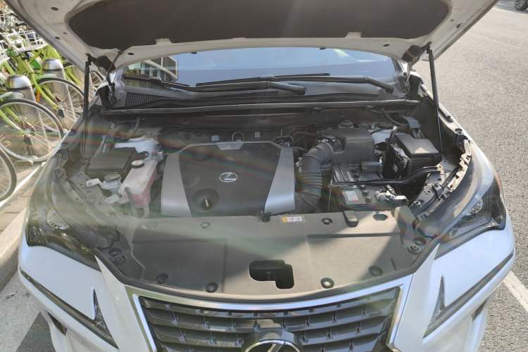 Used Lexus NX 2020 200 Front-Wheel Drive Vmotion Edition China VI Standard Engine Bay