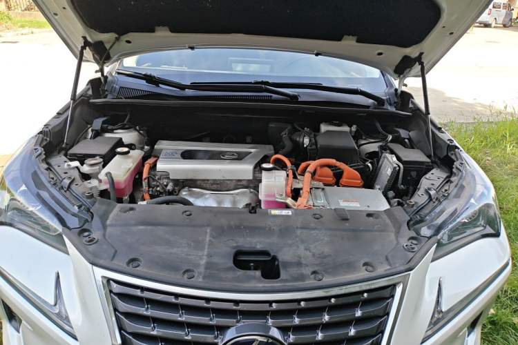 Used Lexus NX 2020 300h Front-Drive FENGSHANG Version China VI Standard Engine Bay