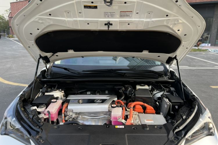 Used Lexus NX 2020 300h Front-Drive FENGSHANG Version China VI Standard Engine Bay
